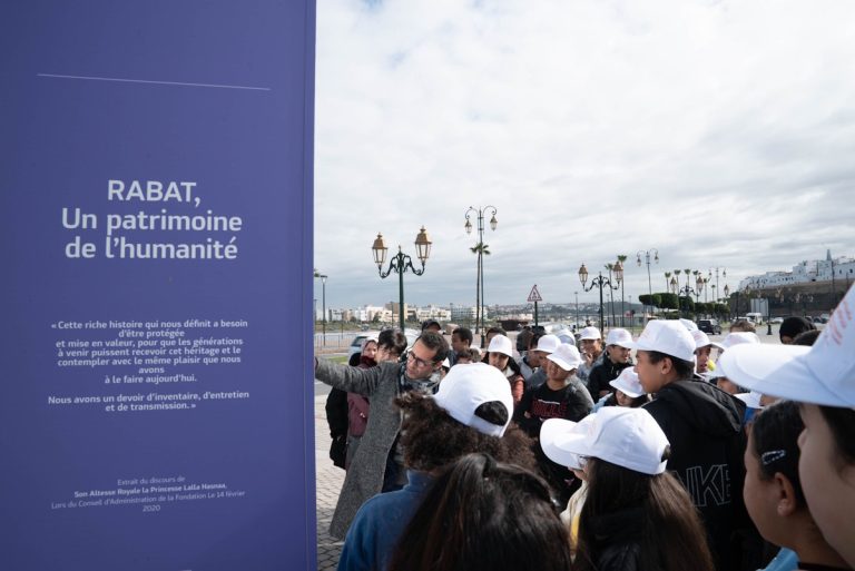 Ph_Visite_expo_Collegiens_1-fr-scaled (1)